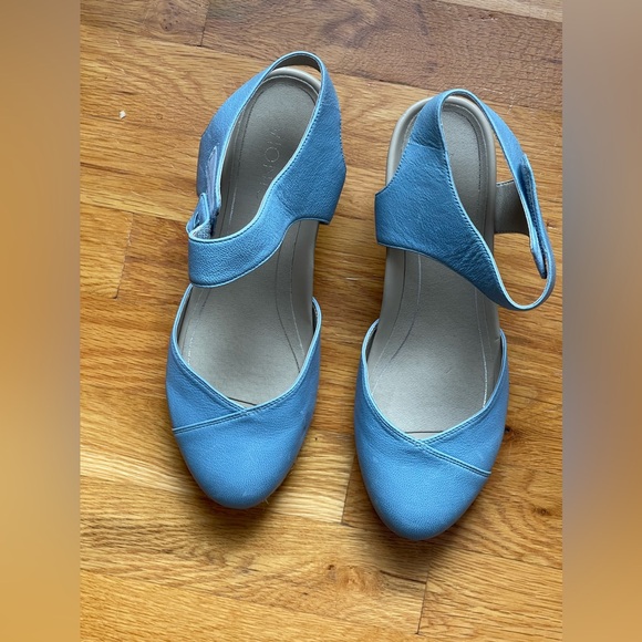 Vionic Loika Leather Cap Toe Espadrille Wedge Size 10 - Picture 3 of 12